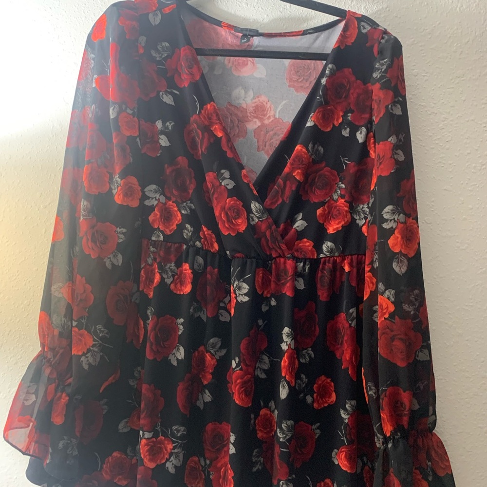 Torrid Black and Red Floral Blouse, Size 1 (14/16)